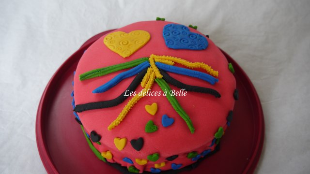 Le gâteau damier rose & jaune en pâte à sucre