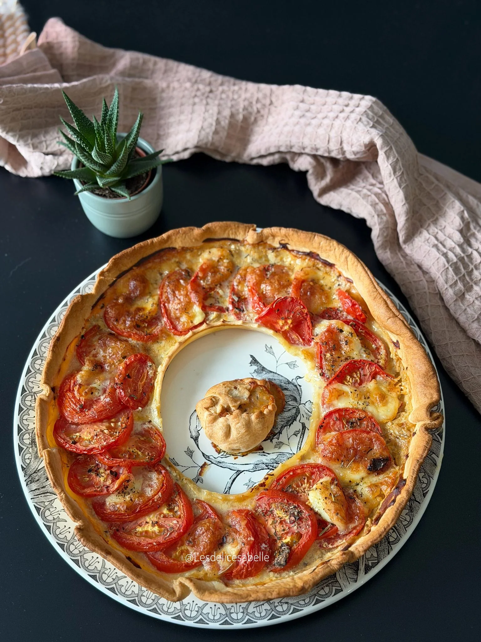 Tarte couronne tomates, mozzarella et moutarde