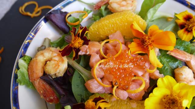 Salade folle fleurs-saumon-crevettes