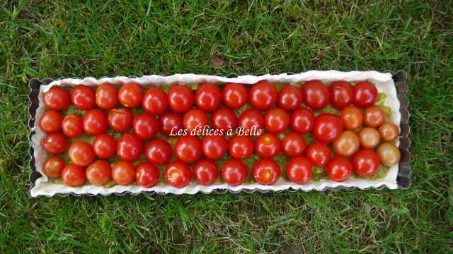 Tarte aux tomates cerises & confit olive yuzu