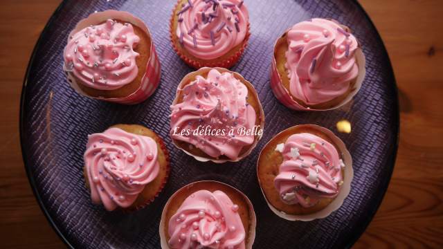 Cupcakes pomme-vanille & glaçage très girly