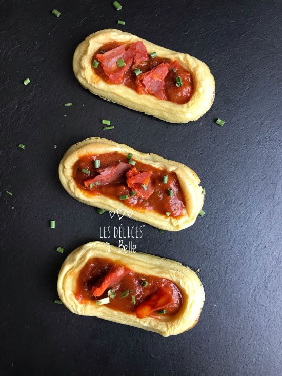 Barquettes savarins ciboulette, tomates & chorizo