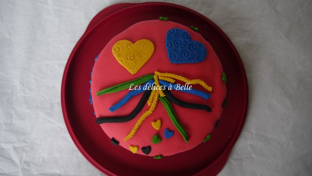 Gâteau damier rose & jaune en pâte à sucre